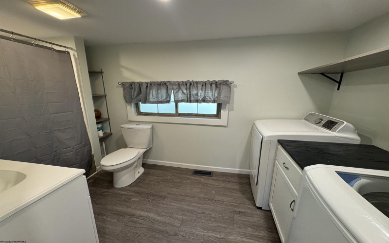 968 Bunner Ridge Road, Fairmont, West Virginia 26554, 1 Bedroom Bedrooms, 5 Rooms Rooms,1 BathroomBathrooms,Single Family Detached,For Sale,Bunner Ridge,10164159