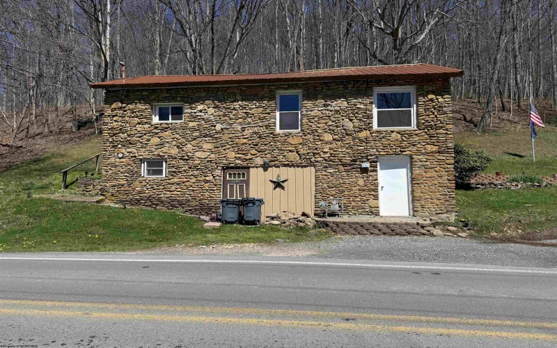 968 Bunner Ridge Road, Fairmont, West Virginia 26554, 1 Bedroom Bedrooms, 5 Rooms Rooms,1 BathroomBathrooms,Single Family Detached,For Sale,Bunner Ridge,10164159