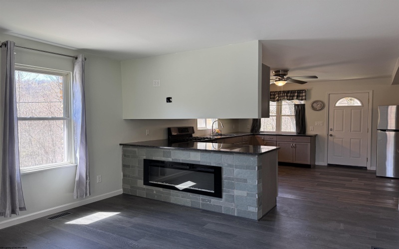 968 Bunner Ridge Road, Fairmont, West Virginia 26554, 1 Bedroom Bedrooms, 5 Rooms Rooms,1 BathroomBathrooms,Single Family Detached,For Sale,Bunner Ridge,10164159