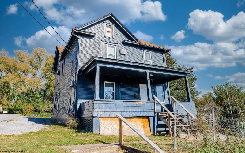 400 Fife Avenue, Morgantown, West Virginia 26505, ,Multi-unit/income,For Sale,Fife,10164145