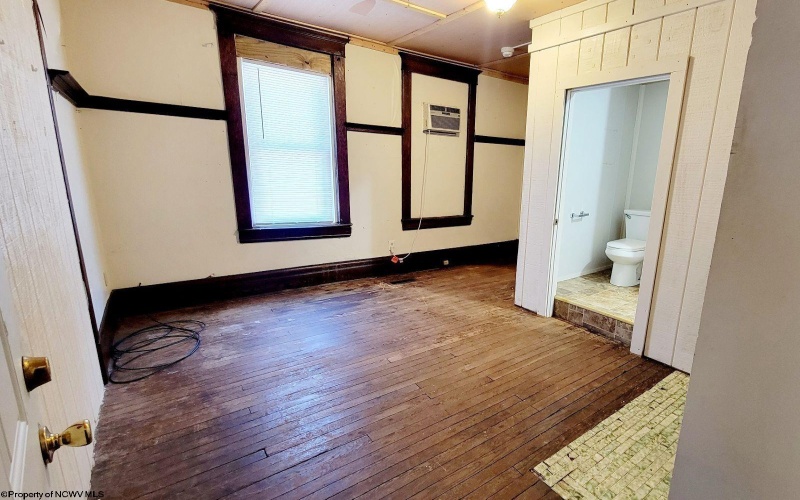 400 Fife Avenue, Morgantown, West Virginia 26505, ,Multi-unit/income,For Sale,Fife,10164145