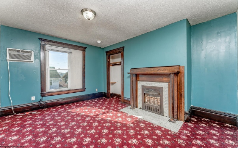 400 Fife Avenue, Morgantown, West Virginia 26505, ,Multi-unit/income,For Sale,Fife,10164145