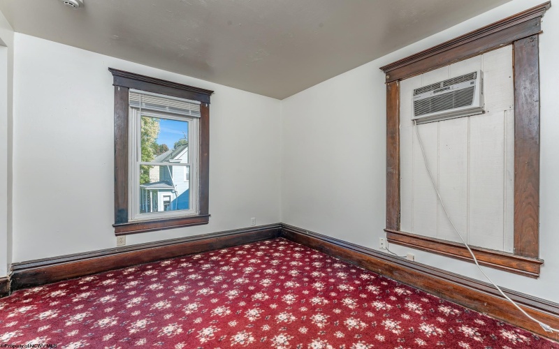 400 Fife Avenue, Morgantown, West Virginia 26505, ,Multi-unit/income,For Sale,Fife,10164145