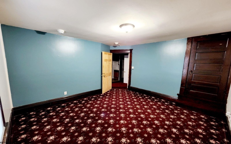 400 Fife Avenue, Morgantown, West Virginia 26505, ,Multi-unit/income,For Sale,Fife,10164145