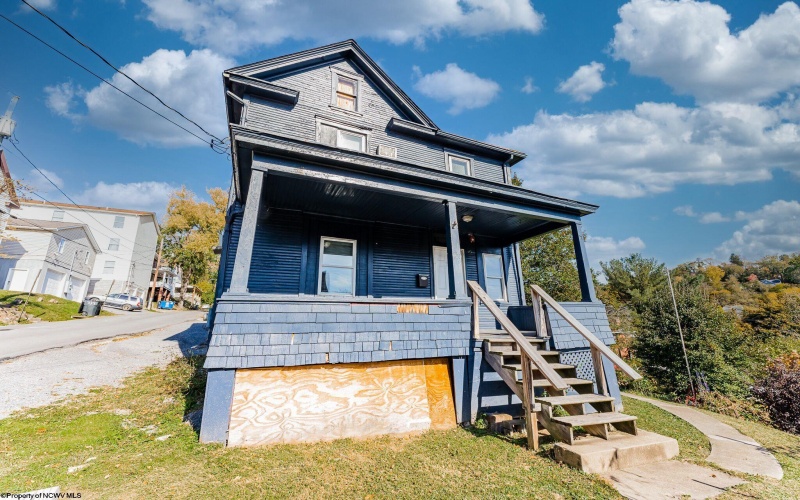 400 Fife Avenue, Morgantown, West Virginia 26505, ,Multi-unit/income,For Sale,Fife,10164145