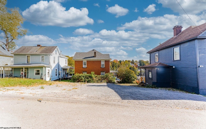 400 Fife Avenue, Morgantown, West Virginia 26505, ,Multi-unit/income,For Sale,Fife,10164145