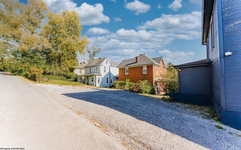 400 Fife Avenue, Morgantown, West Virginia 26505, ,Multi-unit/income,For Sale,Fife,10164145