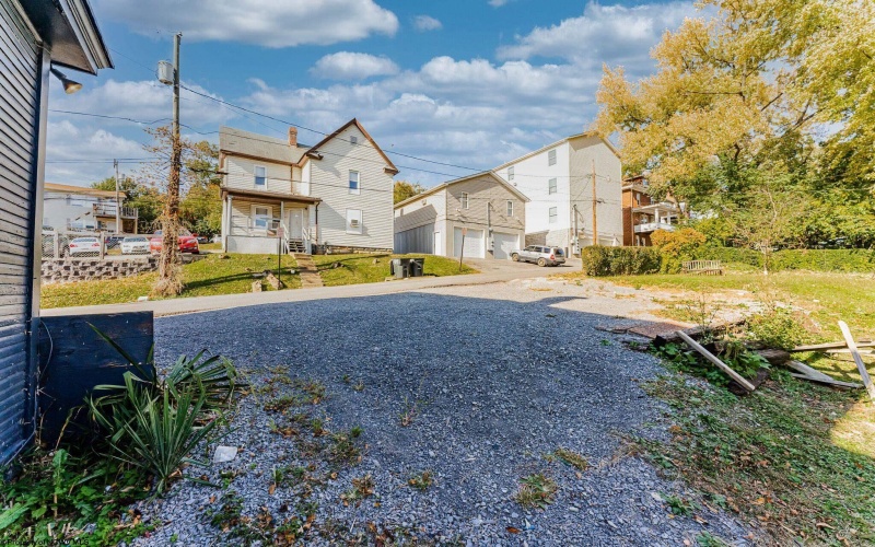 400 Fife Avenue, Morgantown, West Virginia 26505, ,Multi-unit/income,For Sale,Fife,10164145