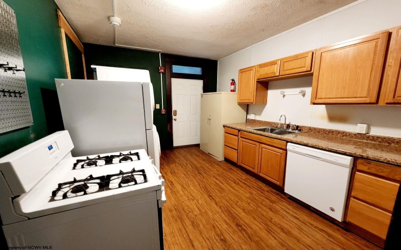 400 Fife Avenue, Morgantown, West Virginia 26505, ,Multi-unit/income,For Sale,Fife,10164145