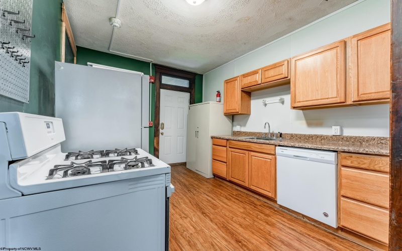 400 Fife Avenue, Morgantown, West Virginia 26505, ,Multi-unit/income,For Sale,Fife,10164145