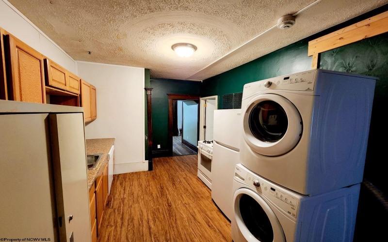 400 Fife Avenue, Morgantown, West Virginia 26505, ,Multi-unit/income,For Sale,Fife,10164145