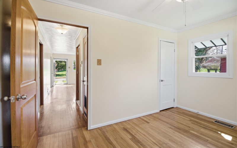 379 Laurel Street, Morgantown, West Virginia 26505, 4 Bedrooms Bedrooms, 5 Rooms Rooms,1 BathroomBathrooms,Single Family Detached,For Sale,Laurel,10164157