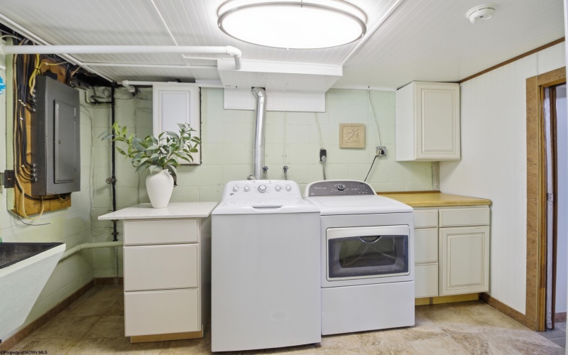 379 Laurel Street, Morgantown, West Virginia 26505, 4 Bedrooms Bedrooms, 5 Rooms Rooms,1 BathroomBathrooms,Single Family Detached,For Sale,Laurel,10164157