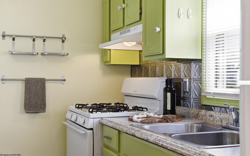 379 Laurel Street, Morgantown, West Virginia 26505, 4 Bedrooms Bedrooms, 5 Rooms Rooms,1 BathroomBathrooms,Single Family Detached,For Sale,Laurel,10164157