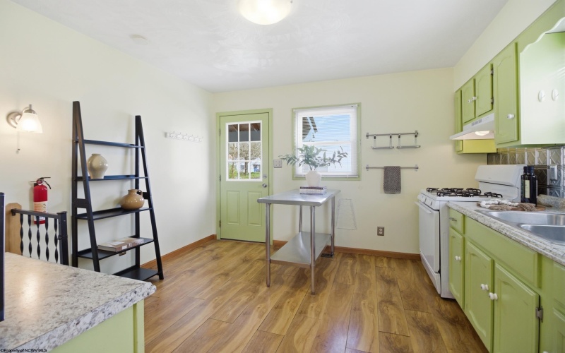 379 Laurel Street, Morgantown, West Virginia 26505, 4 Bedrooms Bedrooms, 5 Rooms Rooms,1 BathroomBathrooms,Single Family Detached,For Sale,Laurel,10164157