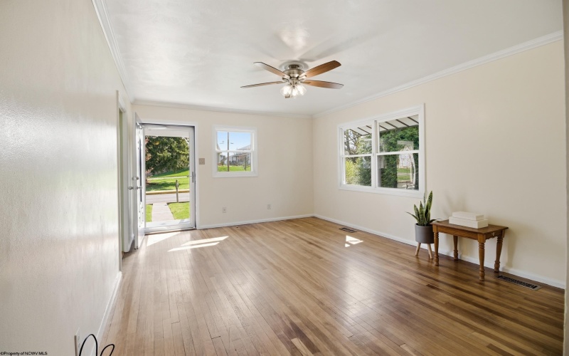 379 Laurel Street, Morgantown, West Virginia 26505, 4 Bedrooms Bedrooms, 5 Rooms Rooms,1 BathroomBathrooms,Single Family Detached,For Sale,Laurel,10164157