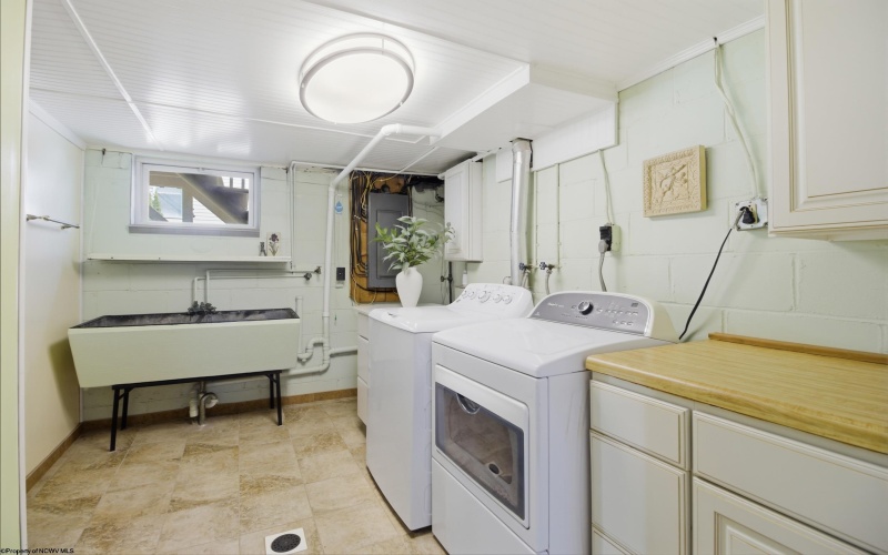 379 Laurel Street, Morgantown, West Virginia 26505, 4 Bedrooms Bedrooms, 5 Rooms Rooms,1 BathroomBathrooms,Single Family Detached,For Sale,Laurel,10164157