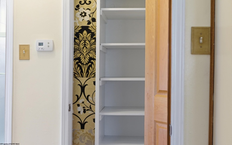 379 Laurel Street, Morgantown, West Virginia 26505, 4 Bedrooms Bedrooms, 5 Rooms Rooms,1 BathroomBathrooms,Single Family Detached,For Sale,Laurel,10164157