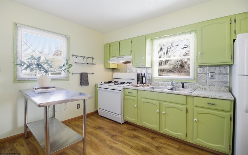 379 Laurel Street, Morgantown, West Virginia 26505, 4 Bedrooms Bedrooms, 5 Rooms Rooms,1 BathroomBathrooms,Single Family Detached,For Sale,Laurel,10164157