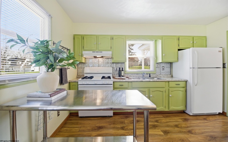 379 Laurel Street, Morgantown, West Virginia 26505, 4 Bedrooms Bedrooms, 5 Rooms Rooms,1 BathroomBathrooms,Single Family Detached,For Sale,Laurel,10164157