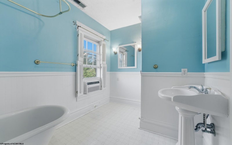 608 Worthington Drive, Bridgeport, West Virginia 26330, 3 Bedrooms Bedrooms, 7 Rooms Rooms,1 BathroomBathrooms,Single Family Detached,For Sale,Worthington,10164148 608 Worthington Drive, Bridgeport, West Virginia 26330, 3 Bedrooms Bedrooms, 7 Rooms Rooms,1 BathroomBathrooms,Single Family Detached,For Sale,Worthington,10164148