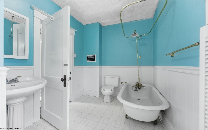 608 Worthington Drive, Bridgeport, West Virginia 26330, 3 Bedrooms Bedrooms, 7 Rooms Rooms,1 BathroomBathrooms,Single Family Detached,For Sale,Worthington,10164148 608 Worthington Drive, Bridgeport, West Virginia 26330, 3 Bedrooms Bedrooms, 7 Rooms Rooms,1 BathroomBathrooms,Single Family Detached,For Sale,Worthington,10164148