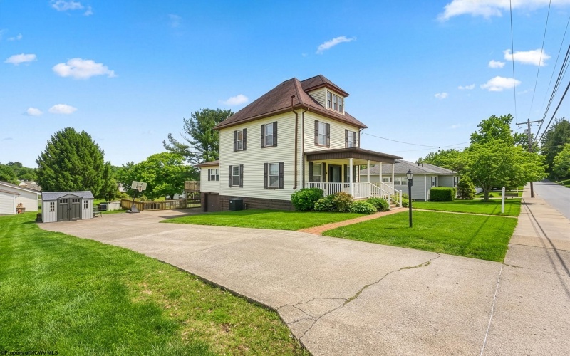 608 Worthington Drive, Bridgeport, West Virginia 26330, 3 Bedrooms Bedrooms, 7 Rooms Rooms,1 BathroomBathrooms,Single Family Detached,For Sale,Worthington,10164148 608 Worthington Drive, Bridgeport, West Virginia 26330, 3 Bedrooms Bedrooms, 7 Rooms Rooms,1 BathroomBathrooms,Single Family Detached,For Sale,Worthington,10164148
