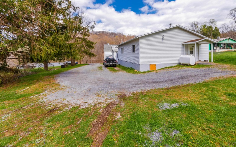 690/692 Beulah Road, Morgantown, West Virginia 26508, 3 Bedrooms Bedrooms, 6 Rooms Rooms,1 BathroomBathrooms,Single Family Detached,For Sale,Beulah,10164151 690/692 Beulah Road, Morgantown, West Virginia 26508, 3 Bedrooms Bedrooms, 6 Rooms Rooms,1 BathroomBathrooms,Single Family Detached,For Sale,Beulah,10164151