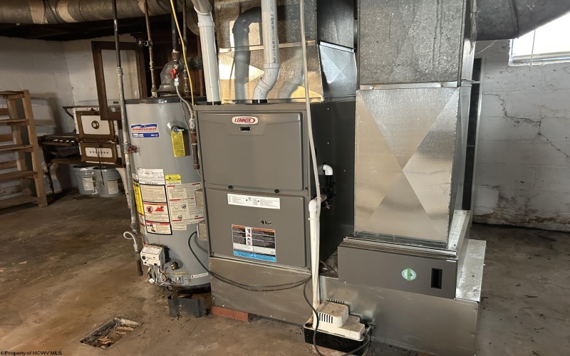 122 Main Street, Kingwood, West Virginia 26537, 3 Bedrooms Bedrooms, 5 Rooms Rooms,1 BathroomBathrooms,Single Family Detached,For Sale,Main,10164150 122 Main Street, Kingwood, West Virginia 26537, 3 Bedrooms Bedrooms, 5 Rooms Rooms,1 BathroomBathrooms,Single Family Detached,For Sale,Main,10164150