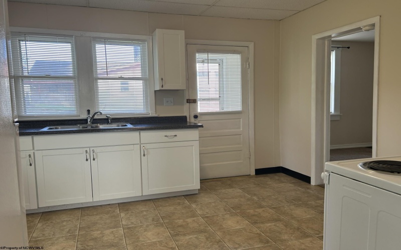 122 Main Street, Kingwood, West Virginia 26537, 3 Bedrooms Bedrooms, 5 Rooms Rooms,1 BathroomBathrooms,Single Family Detached,For Sale,Main,10164150 122 Main Street, Kingwood, West Virginia 26537, 3 Bedrooms Bedrooms, 5 Rooms Rooms,1 BathroomBathrooms,Single Family Detached,For Sale,Main,10164150