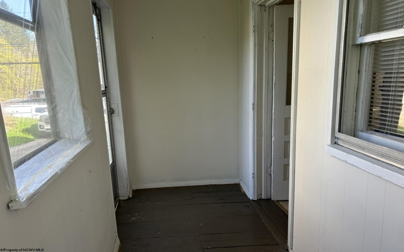 122 Main Street, Kingwood, West Virginia 26537, 3 Bedrooms Bedrooms, 5 Rooms Rooms,1 BathroomBathrooms,Single Family Detached,For Sale,Main,10164150 122 Main Street, Kingwood, West Virginia 26537, 3 Bedrooms Bedrooms, 5 Rooms Rooms,1 BathroomBathrooms,Single Family Detached,For Sale,Main,10164150