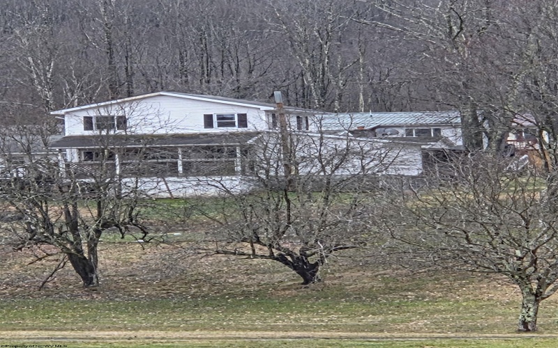 106 Pinecrest Drive, Parsons, West Virginia 26287, 5 Bedrooms Bedrooms, 9 Rooms Rooms,1 BathroomBathrooms,Single Family Detached,For Sale,Pinecrest,10164154