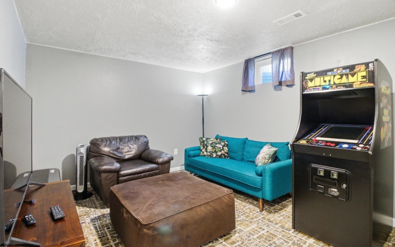 494 Watson Drive, Maidsville, West Virginia 26541, 3 Bedrooms Bedrooms, 7 Rooms Rooms,2 BathroomsBathrooms,Single Family Attached,For Sale,Watson,10164162