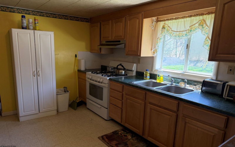 69 Community Center Lane, Moatsville, West Virginia 26405, 3 Bedrooms Bedrooms, 6 Rooms Rooms,1 BathroomBathrooms,Single Family Detached,For Sale,Community Center,10164163