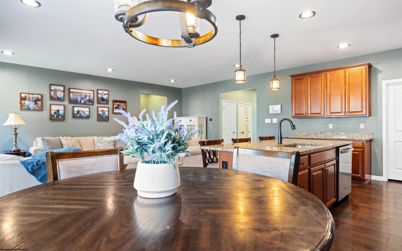 126 Falling Water Lane, Morgantown, West Virginia 26508, 3 Bedrooms Bedrooms, 8 Rooms Rooms,4 BathroomsBathrooms,Single Family Attached,For Sale,Falling Water,10164183