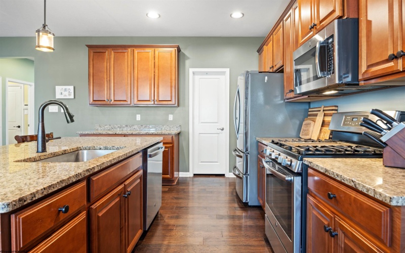 126 Falling Water Lane, Morgantown, West Virginia 26508, 3 Bedrooms Bedrooms, 8 Rooms Rooms,4 BathroomsBathrooms,Single Family Attached,For Sale,Falling Water,10164183