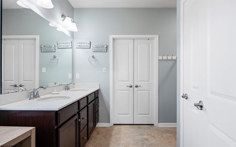 126 Falling Water Lane, Morgantown, West Virginia 26508, 3 Bedrooms Bedrooms, 8 Rooms Rooms,4 BathroomsBathrooms,Single Family Attached,For Sale,Falling Water,10164183