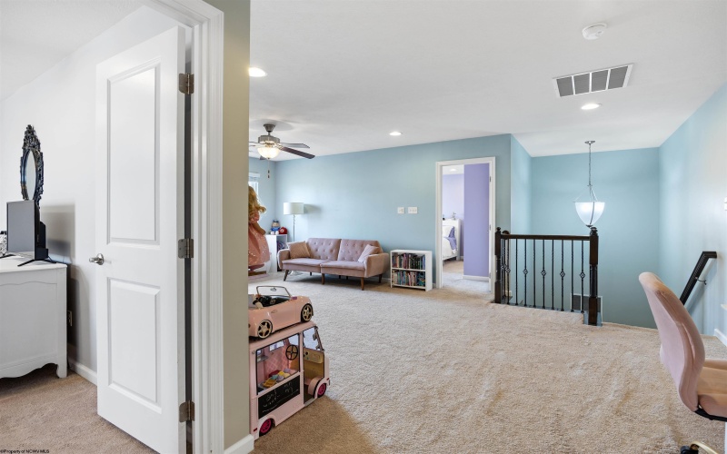 126 Falling Water Lane, Morgantown, West Virginia 26508, 3 Bedrooms Bedrooms, 8 Rooms Rooms,4 BathroomsBathrooms,Single Family Attached,For Sale,Falling Water,10164183