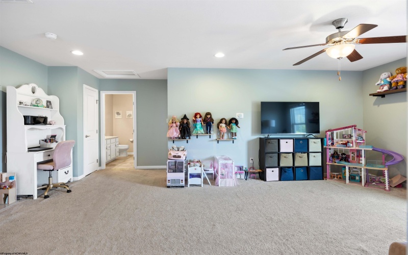 126 Falling Water Lane, Morgantown, West Virginia 26508, 3 Bedrooms Bedrooms, 8 Rooms Rooms,4 BathroomsBathrooms,Single Family Attached,For Sale,Falling Water,10164183