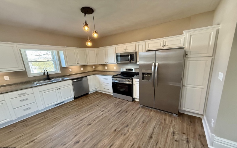 516 Alta Vista Avenue, Fairmont, West Virginia 26554, 3 Bedrooms Bedrooms, 6 Rooms Rooms,3 BathroomsBathrooms,Single Family Detached,For Sale,Alta Vista,10164189