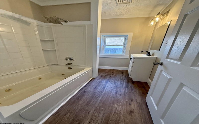 516 Alta Vista Avenue, Fairmont, West Virginia 26554, 3 Bedrooms Bedrooms, 6 Rooms Rooms,3 BathroomsBathrooms,Single Family Detached,For Sale,Alta Vista,10164189