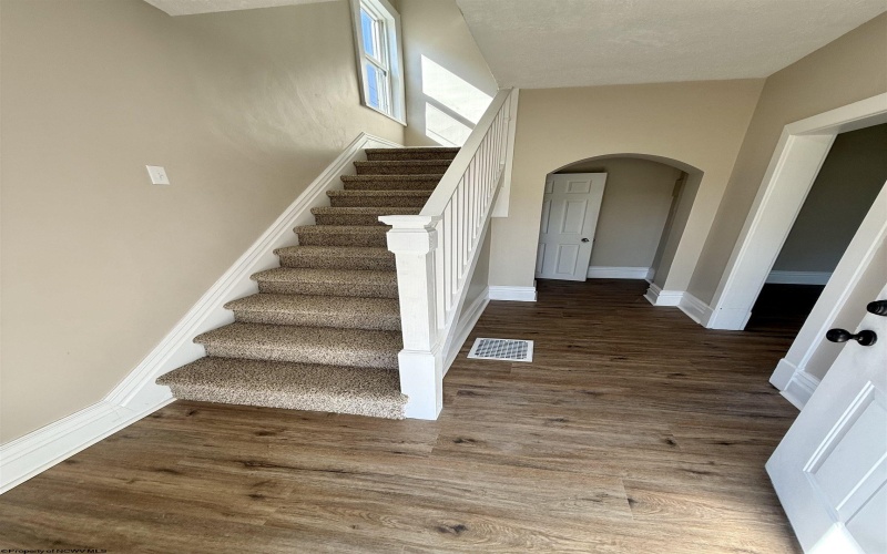 516 Alta Vista Avenue, Fairmont, West Virginia 26554, 3 Bedrooms Bedrooms, 6 Rooms Rooms,3 BathroomsBathrooms,Single Family Detached,For Sale,Alta Vista,10164189