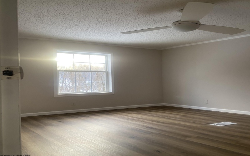 945 Pine Grove Road, Fairmont, West Virginia 26554, 3 Bedrooms Bedrooms, 5 Rooms Rooms,2 BathroomsBathrooms,Single Family Detached,For Sale,Pine Grove,10164187