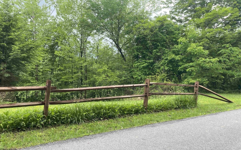 945 Pine Grove Road, Fairmont, West Virginia 26554, 3 Bedrooms Bedrooms, 5 Rooms Rooms,2 BathroomsBathrooms,Single Family Detached,For Sale,Pine Grove,10164187