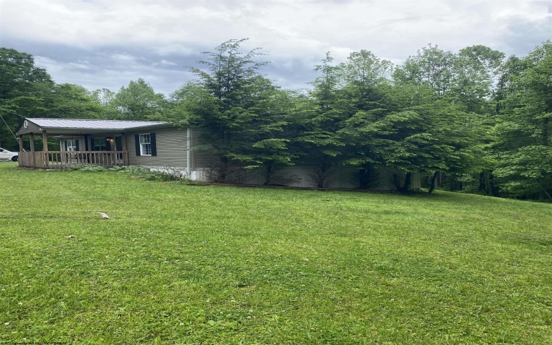 945 Pine Grove Road, Fairmont, West Virginia 26554, 3 Bedrooms Bedrooms, 5 Rooms Rooms,2 BathroomsBathrooms,Single Family Detached,For Sale,Pine Grove,10164187