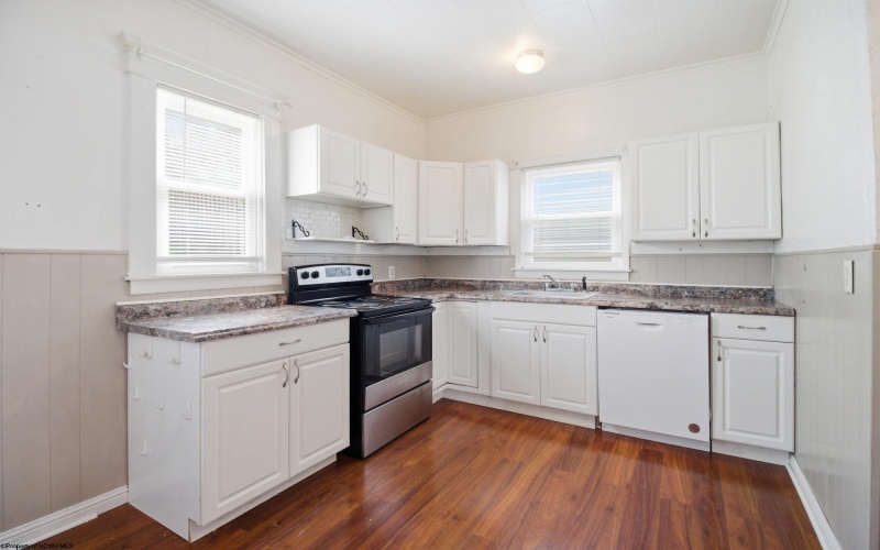 135 Woodland Avenue, Clarksburg, West Virginia 26301, 2 Bedrooms Bedrooms, 5 Rooms Rooms,1 BathroomBathrooms,Single Family Detached,For Sale,Woodland,10164169