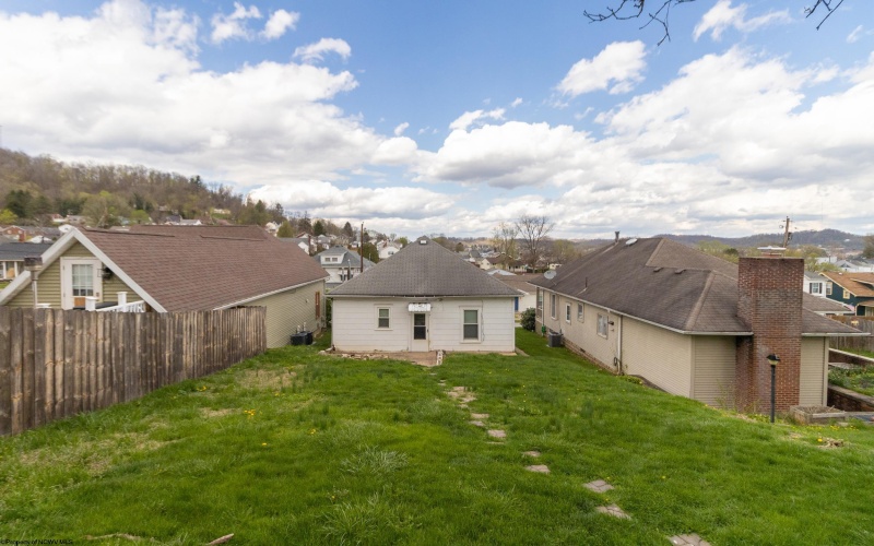 135 Woodland Avenue, Clarksburg, West Virginia 26301, 2 Bedrooms Bedrooms, 5 Rooms Rooms,1 BathroomBathrooms,Single Family Detached,For Sale,Woodland,10164169