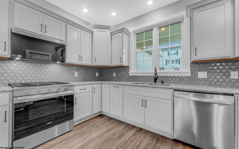 105 Lockwood Drive, Morgantown, West Virginia 26508, 3 Bedrooms Bedrooms, 8 Rooms Rooms,2 BathroomsBathrooms,Single Family Detached,For Sale,Lockwood,10164181