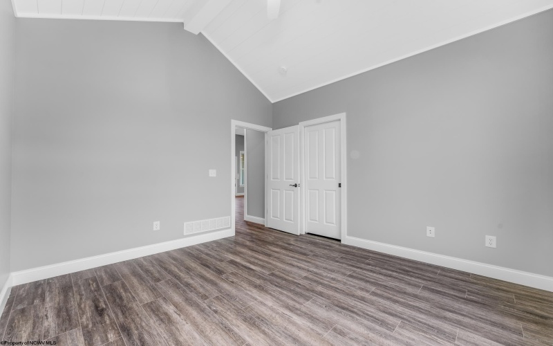 105 Lockwood Drive, Morgantown, West Virginia 26508, 3 Bedrooms Bedrooms, 8 Rooms Rooms,2 BathroomsBathrooms,Single Family Detached,For Sale,Lockwood,10164181