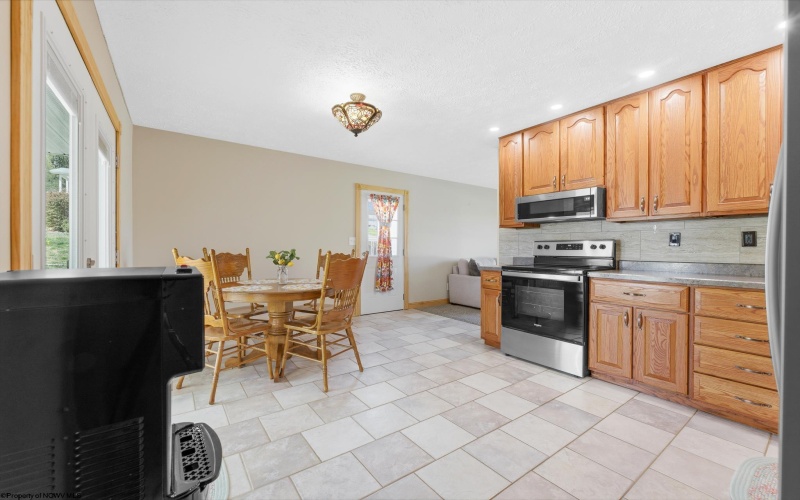 527 Hayhurst Street, Rivesville, West Virginia 26588, 4 Bedrooms Bedrooms, 7 Rooms Rooms,2 BathroomsBathrooms,Single Family Detached,For Sale,Hayhurst,10164185